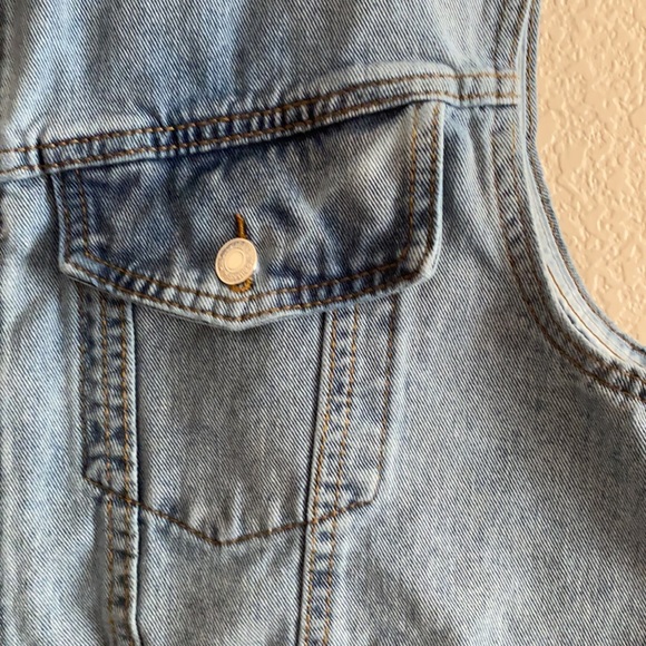 🫟5 FOR $25🫟 Cropped Jean Vest - Picture 3 of 4